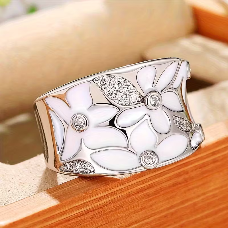 Daisy Wide Ring