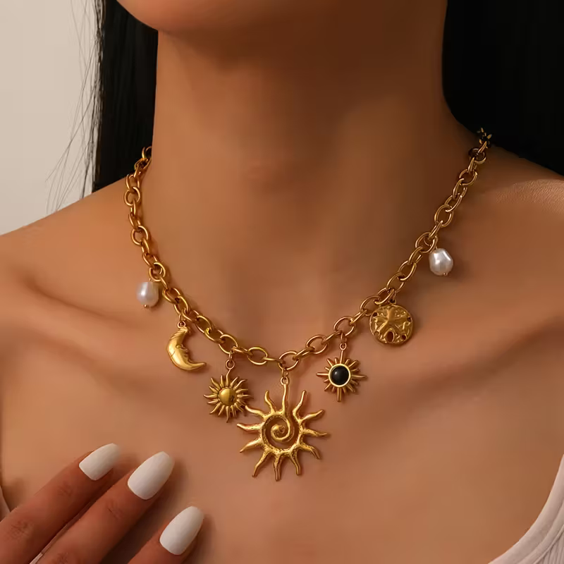 Goudkleurige hemelse ketting