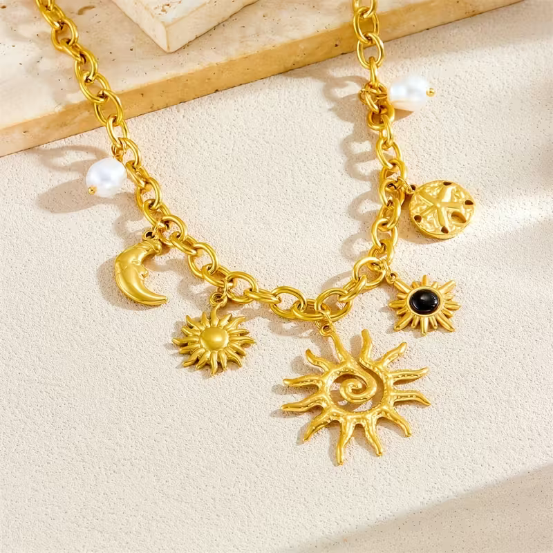Goudkleurige hemelse ketting