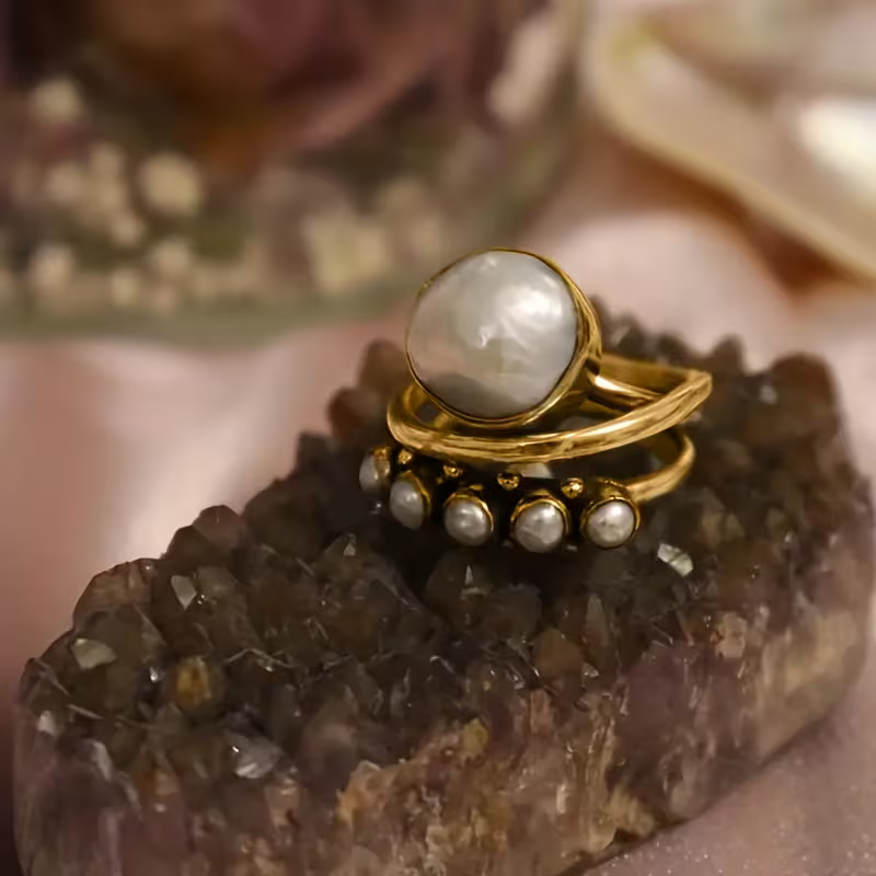 Vintage-Style Pearl Statement Ring