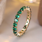 Eternity-bandring met groene kristallen