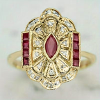 Goudkleurige ring met rode marquise- en baguettestenen in art-decostijl