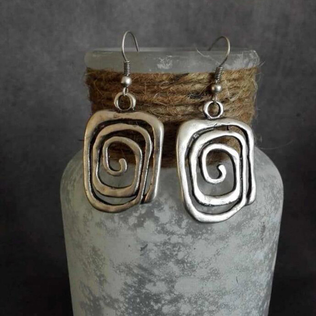Vintage-Style Silver-Tone Square Spiral Earrings
