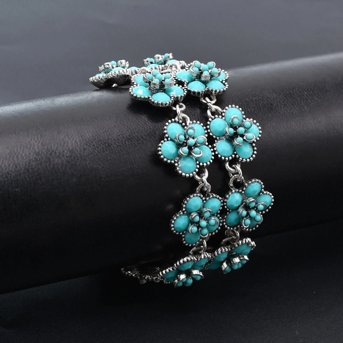 Vintage-Style Turquoise Flower Bracelet