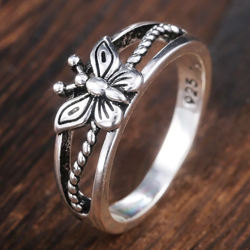 Vintage-Style Silver-Tone Butterfly Band Ring with Swirl Detail