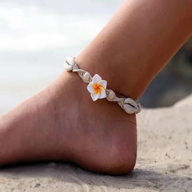 Vintage-Style White Blossom Ankle Bracelet