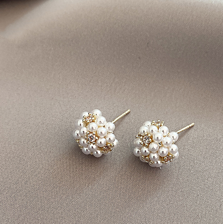 Small Pearl Cluster Stud Earrings