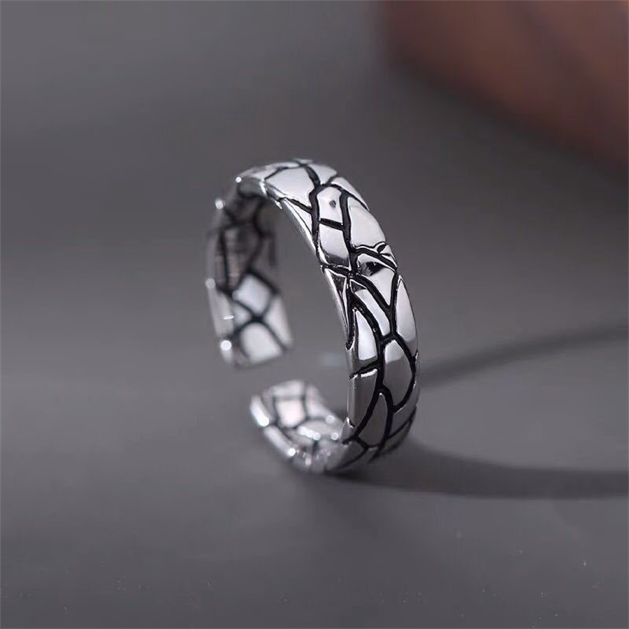 Vintage-Style Scales Silver-Tone Ring