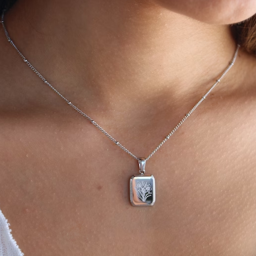 Vintage-Style Necklace in Silver Tone