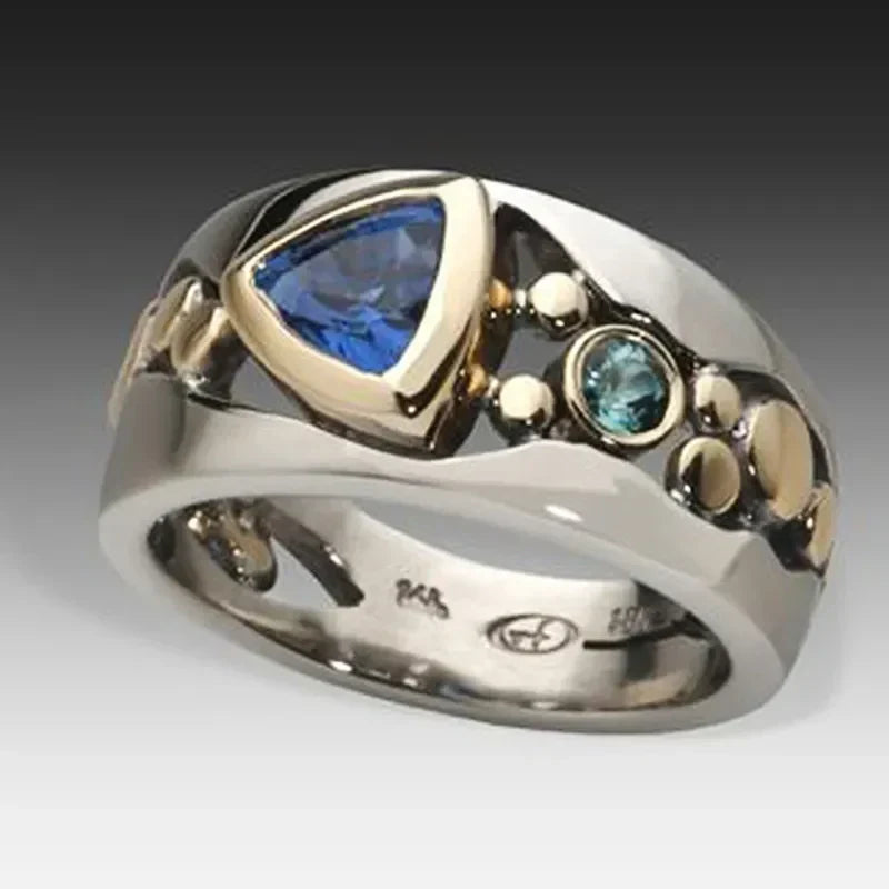 Antique-Style Ice Gem Ring in White Gold Tone