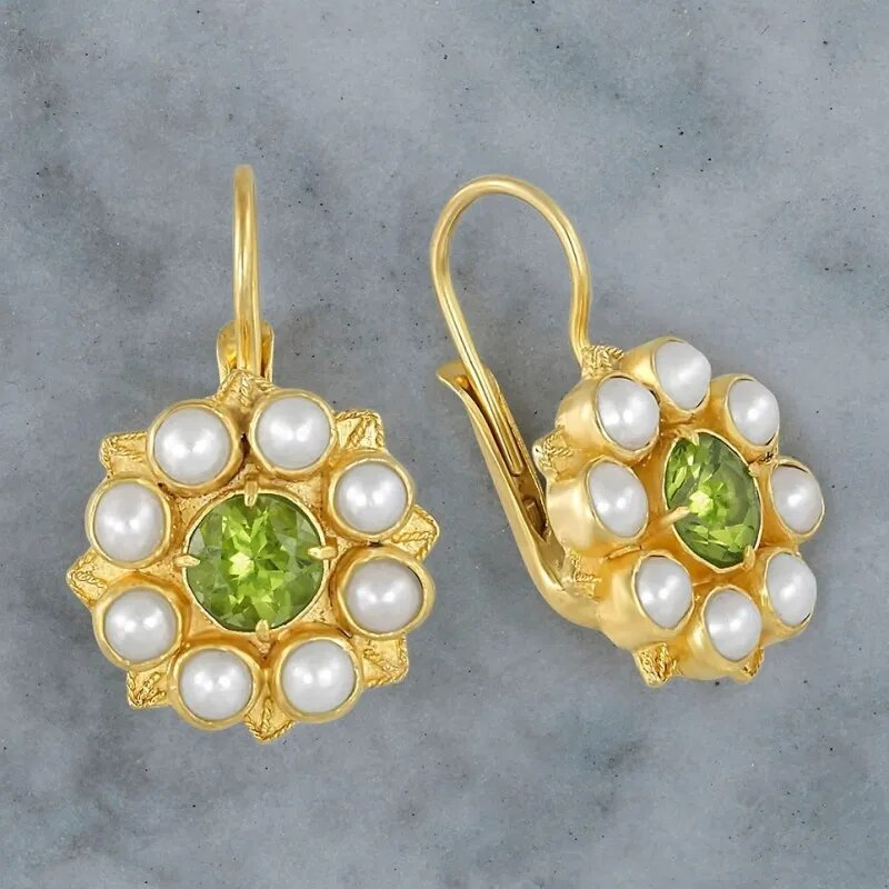 Brincos Flor de Pérola com Zircónias Estilo Vintage