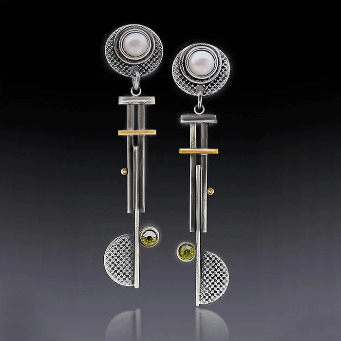 Brincos com Disco Prateado e Barra com Pérola Pendente Estilo Vintage