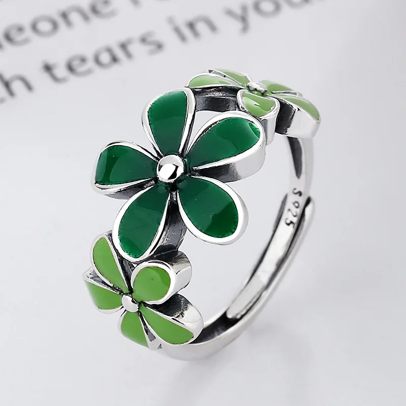 Vintage-Style Green Flower Ring