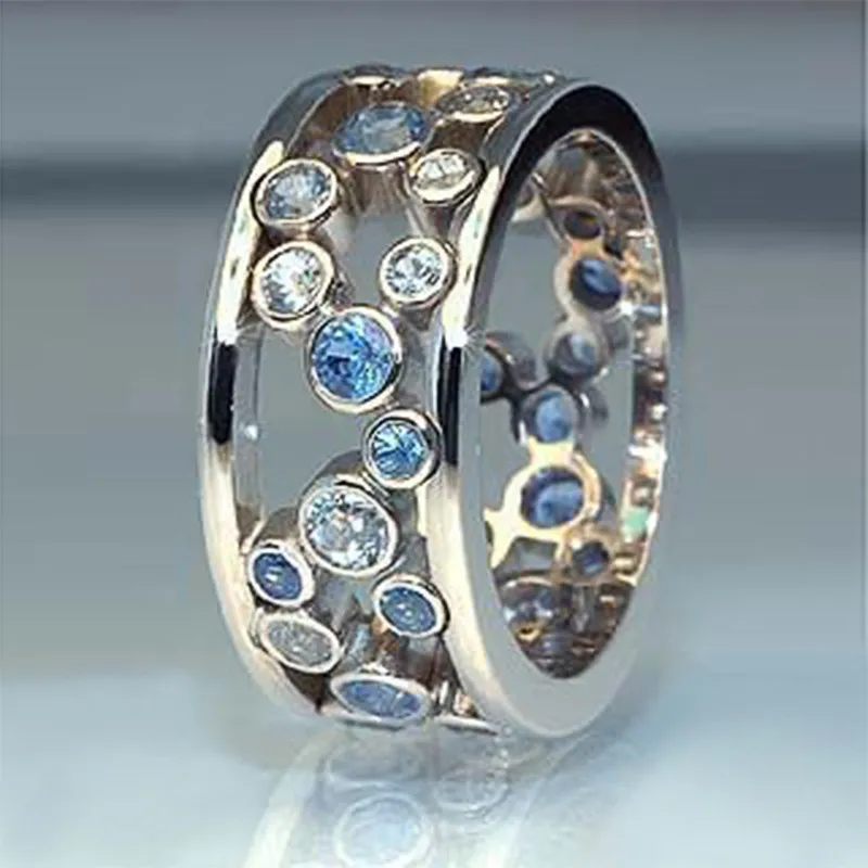 Vintage zilverkleurige ring ingelegd met zirkonia