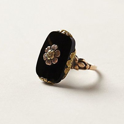 Victorian-Style Black Stone Floral Ring with Gold-Tone Accent