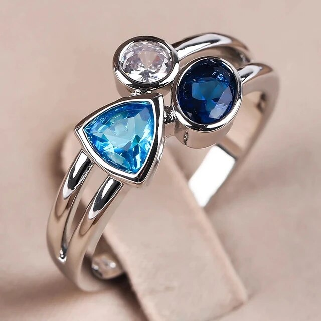 Vintage-Style Blue Inlaid Crystal Ring