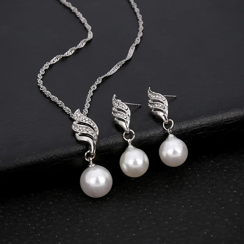 Bright Silver-Tone Pearl Set