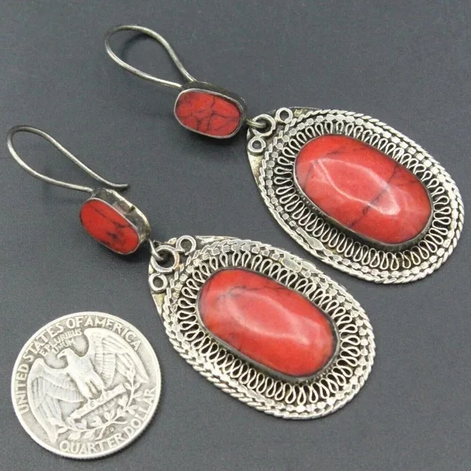 Brincos com Pedra Oval Vermelha Estilo Vintage