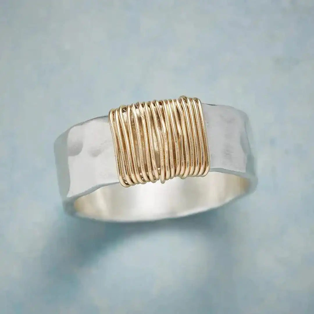 Vintage zilverkleurige ring met goudkleurige draad