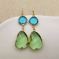 Oorbellen met blauw en groen kristal in vintagestijl