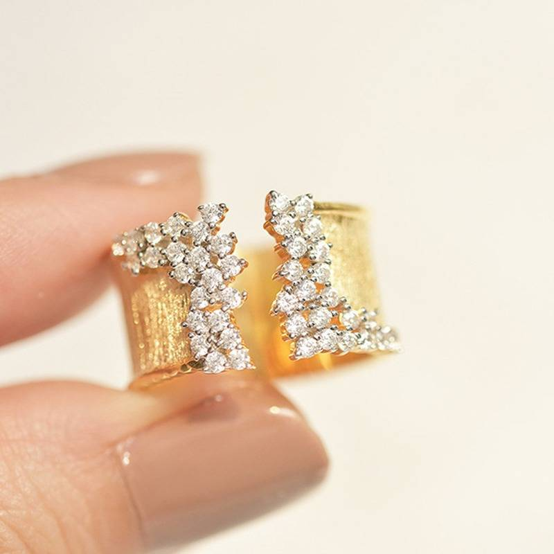 Vintage-Style Zirconia and Gold-Tone Ring