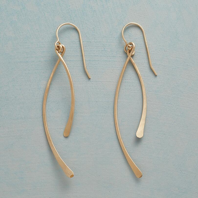 Vintage-Style Gold-Tone Wavy Wire Dangle Earrings