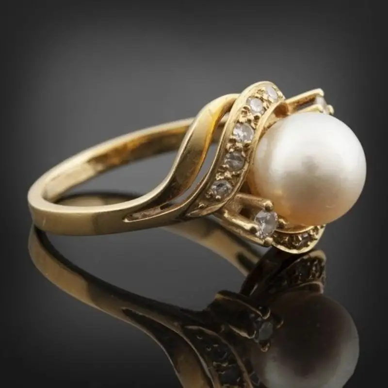 Ring with Pearl and Gold-Tone Finish