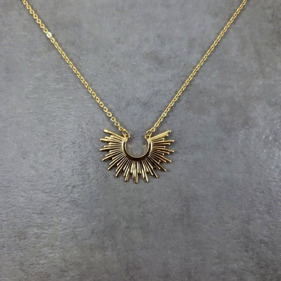 Vintage-Style Gold-Tone Emperor Necklace