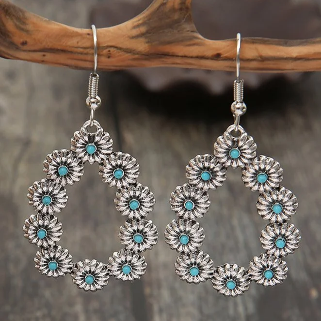 Vintage-Style Turquoise Daisy Drop Earrings