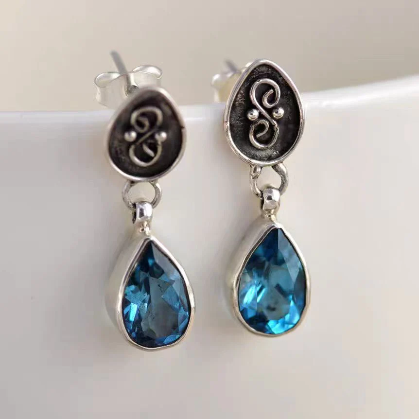 Vintage-Style Blue Crystal Teardrop Earrings