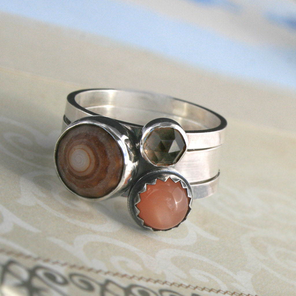 Vintage-Style Inlaid Orange Stone Ring