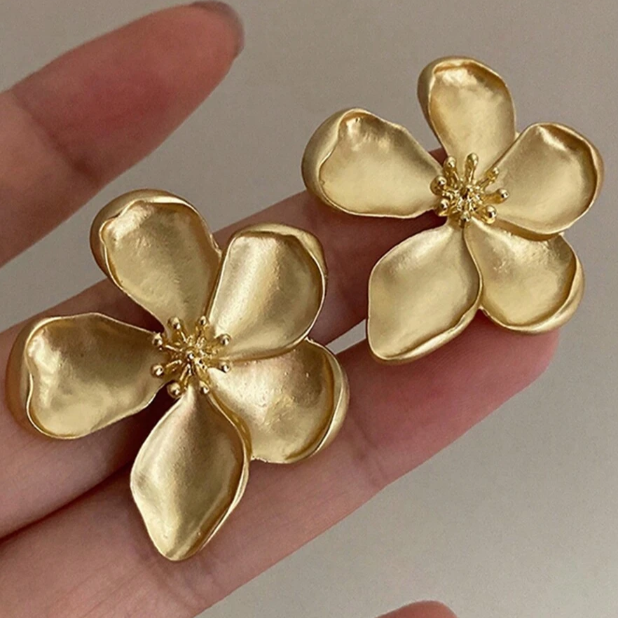 Vintage-Style Large Gold-Tone Flower Stud Earrings