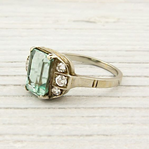 Square Green Glass Ring on Slim Gold-Tone Band
