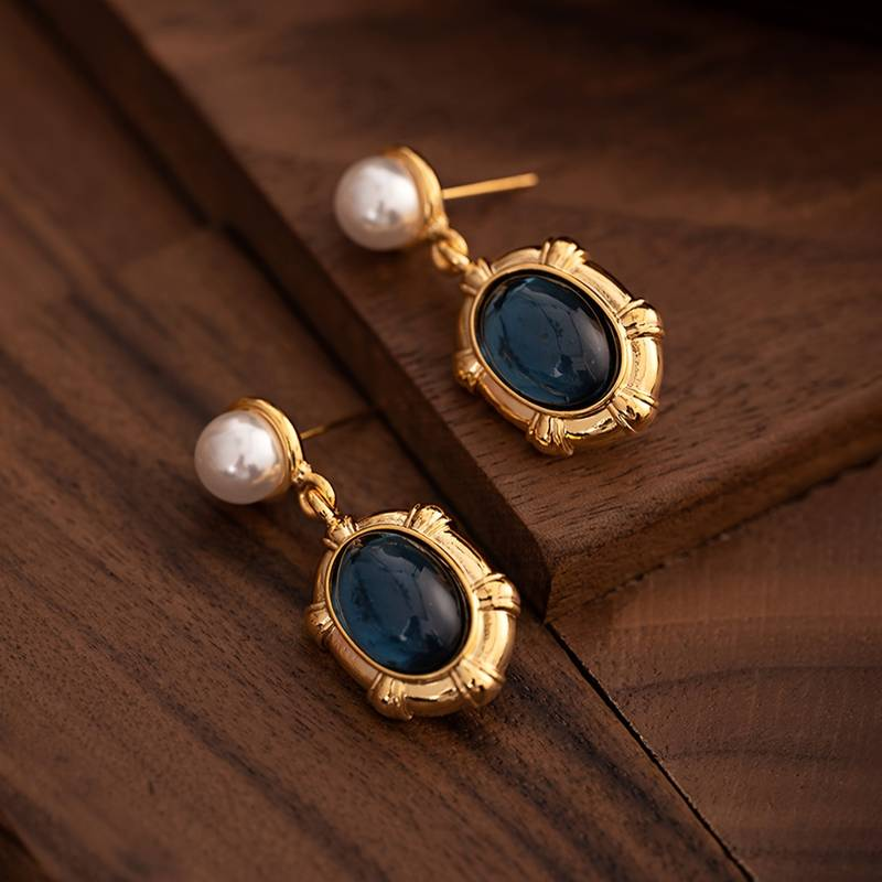 Brincos com Pedra Incrustada e Pérola Estilo Vintage