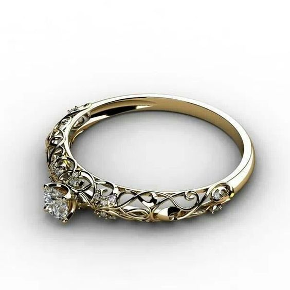 Vintage-Style Gold-Tone Ivy Hollow Ring