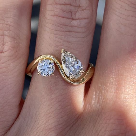 Vintage-Style Gold-Tone Zirconia Statement Ring