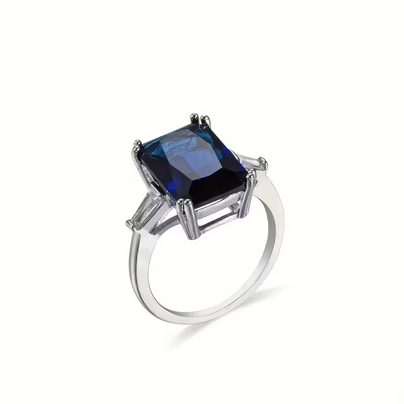 Ring met smaragdgeslepen steen