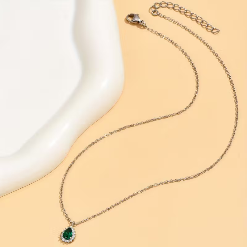 Emerald-Look Dew Necklace