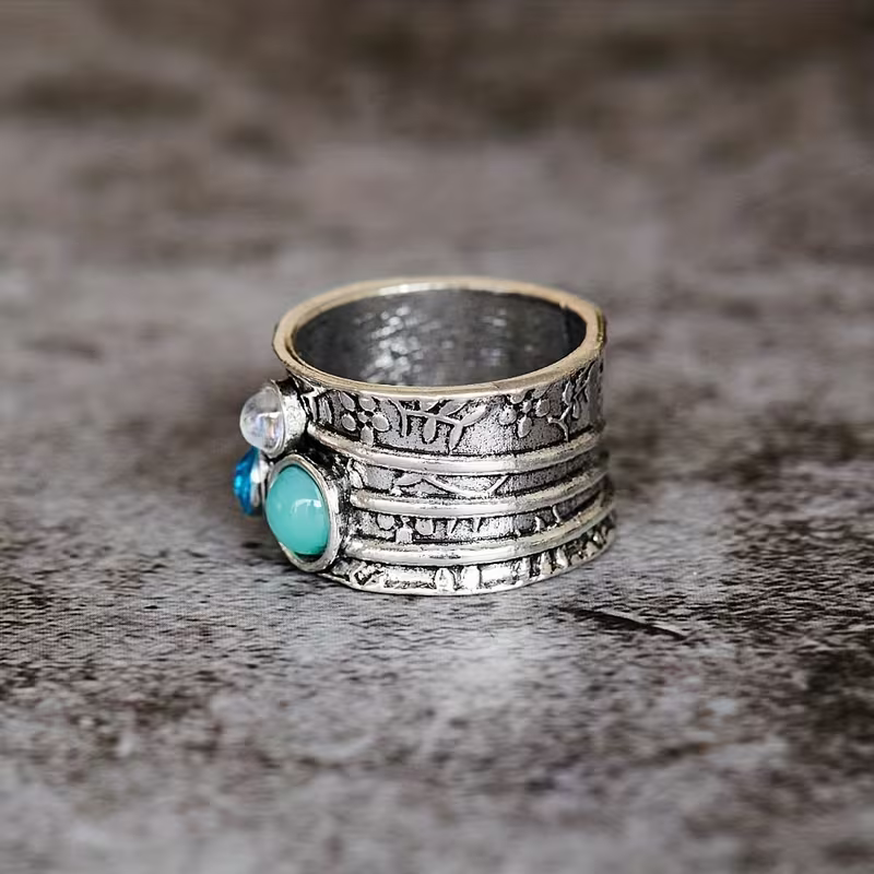 Boho bloemenring met edelsteenlook