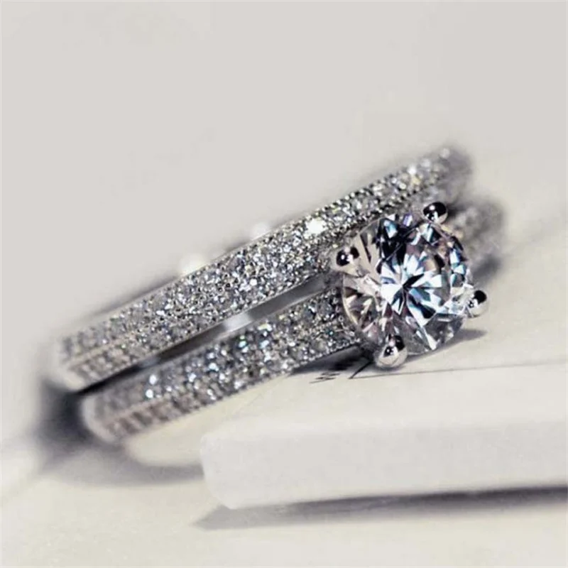 Vintage-Style Bright Zirconia Ring in Two Tones