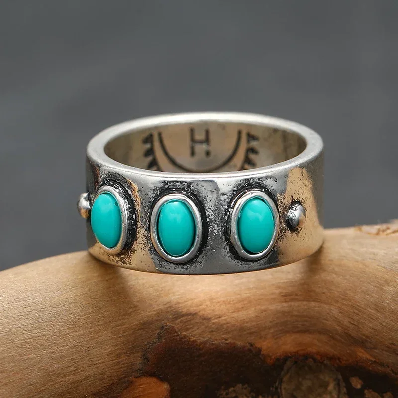 Vintage-Style Inlaid Blue Stones Ring