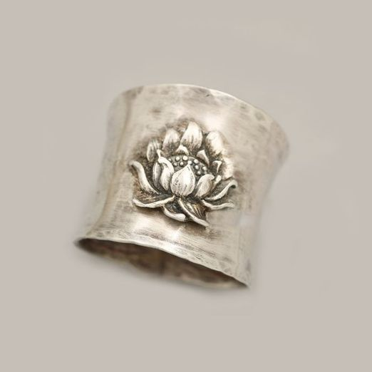 Verstelbare zilverkleurige lotusring in vintagestijl