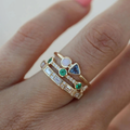 Vintage-Style White Opal-Look and Forest Green Zirconia Ring