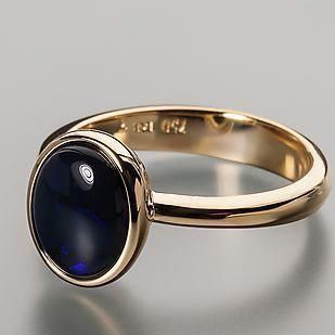 Vintage-Style Dark Glass Gold-Tone Ring