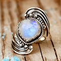 Spiralring i vintagestil med månesten