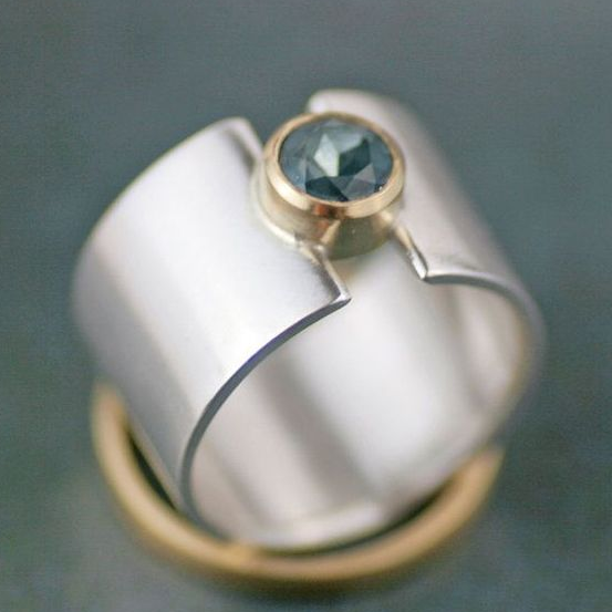 Vintage-Style Silver-Tone Inlaid Blue Crystal Ring