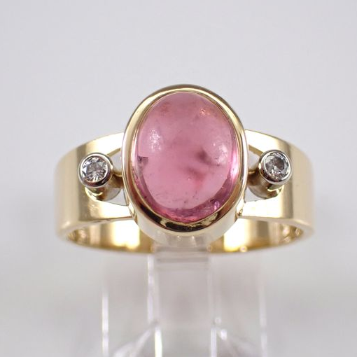 Vintage-Style Inlaid Oval Pink Glass Ring