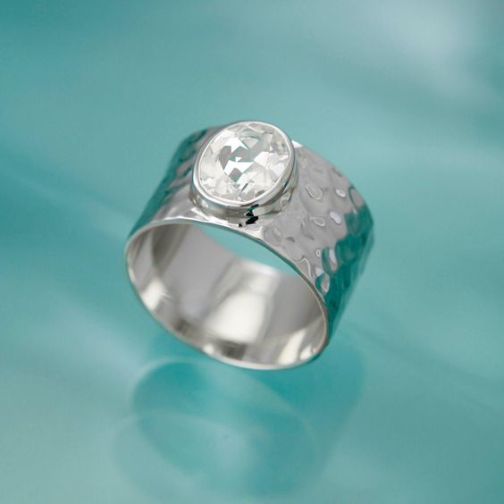 Vintage-Style White Zirconia Silver-Tone Ring