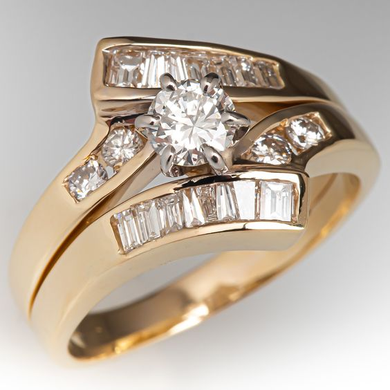 Vintage-Style Bright Gold-Tone Classic Ring