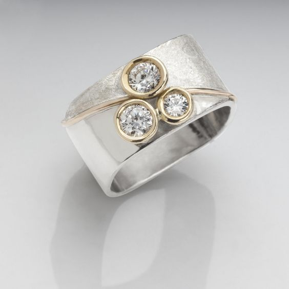 Vintage-Style Square Silver-Tone Zirconia Ring